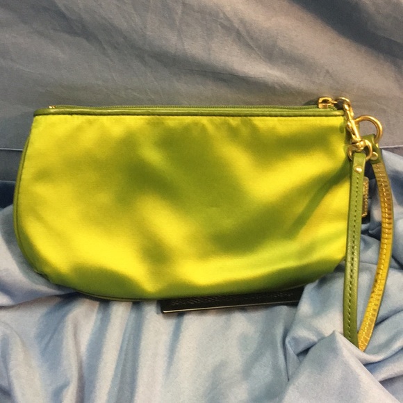 SOLD Coach Wristlet (Large) - Picture 4 of 7